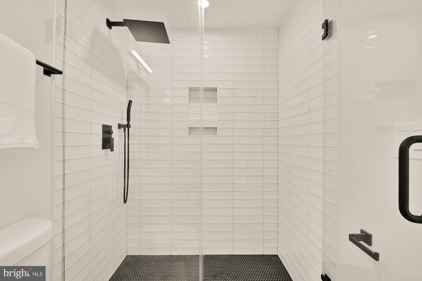 2610 41ST ST NW #3, WASHINGTON, District Of Columbia 20007, 2 Bedrooms Bedrooms, ,2 BathroomsBathrooms,Residential,For sale,2610 41ST ST NW #3,DCDC2212274 MLS # DCDC2212274