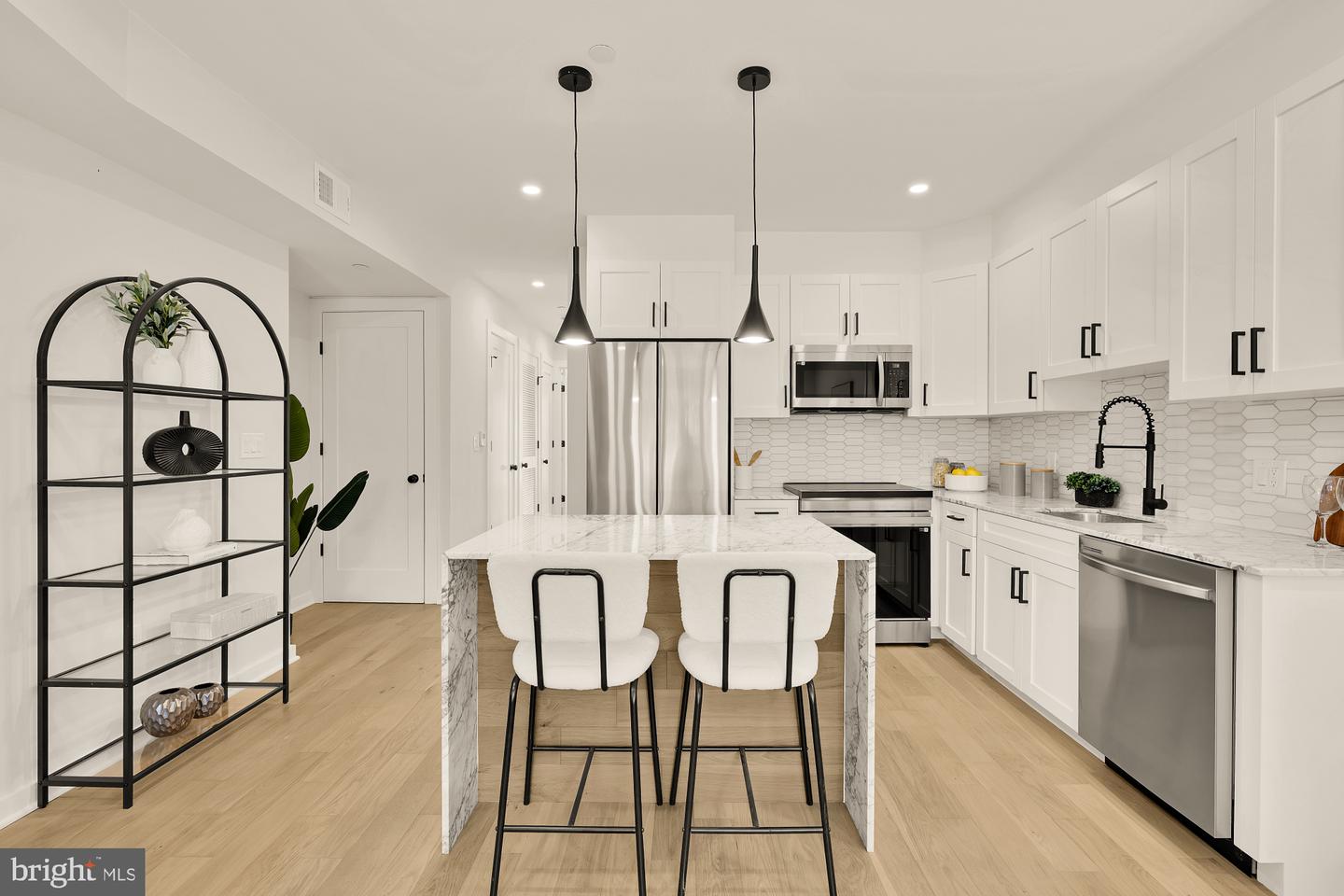 2610 41ST ST NW #3, WASHINGTON, District Of Columbia 20007, 2 Bedrooms Bedrooms, ,2 BathroomsBathrooms,Residential,For sale,2610 41ST ST NW #3,DCDC2212274 MLS # DCDC2212274