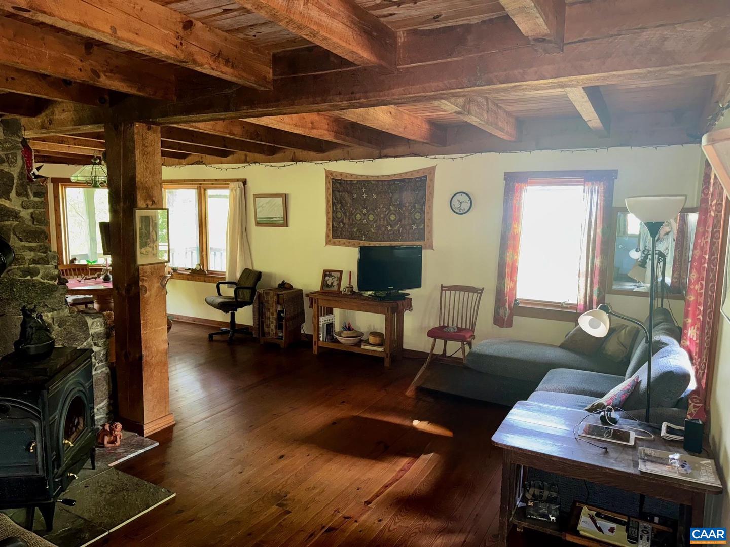 1950 LOCUST HOLLOW RD, CHARLOTTESVILLE, Virginia 22903, 3 Bedrooms Bedrooms, ,2 BathroomsBathrooms,Residential,For sale,1950 LOCUST HOLLOW RD,667156 MLS # 667156