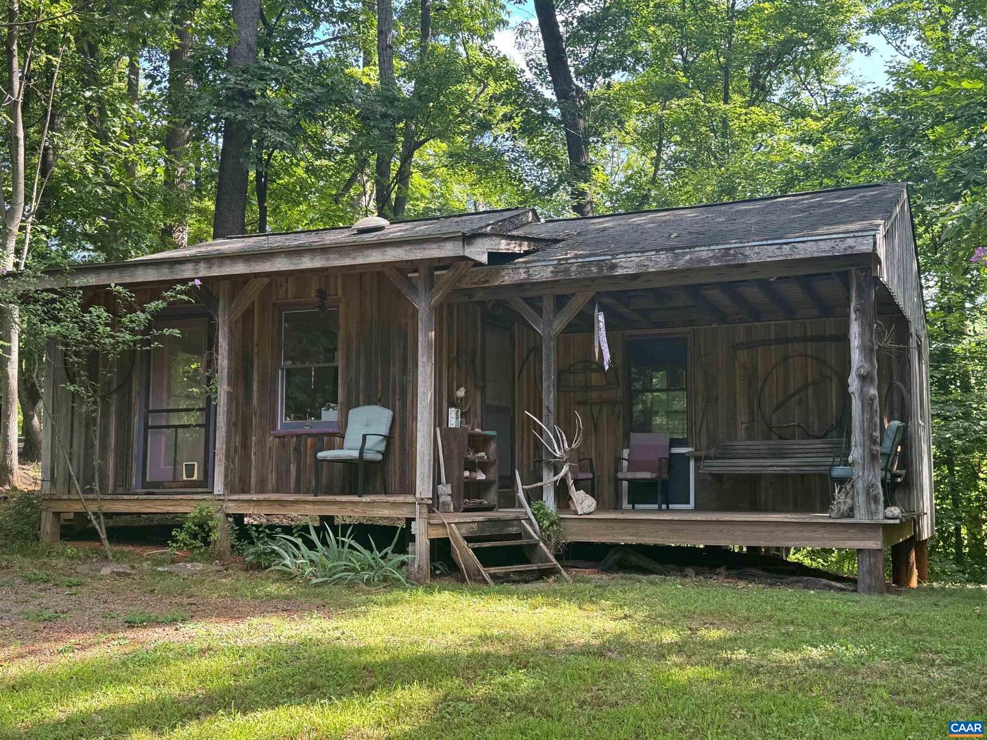 1950 LOCUST HOLLOW RD, CHARLOTTESVILLE, Virginia 22903, 3 Bedrooms Bedrooms, ,2 BathroomsBathrooms,Residential,For sale,1950 LOCUST HOLLOW RD,667156 MLS # 667156