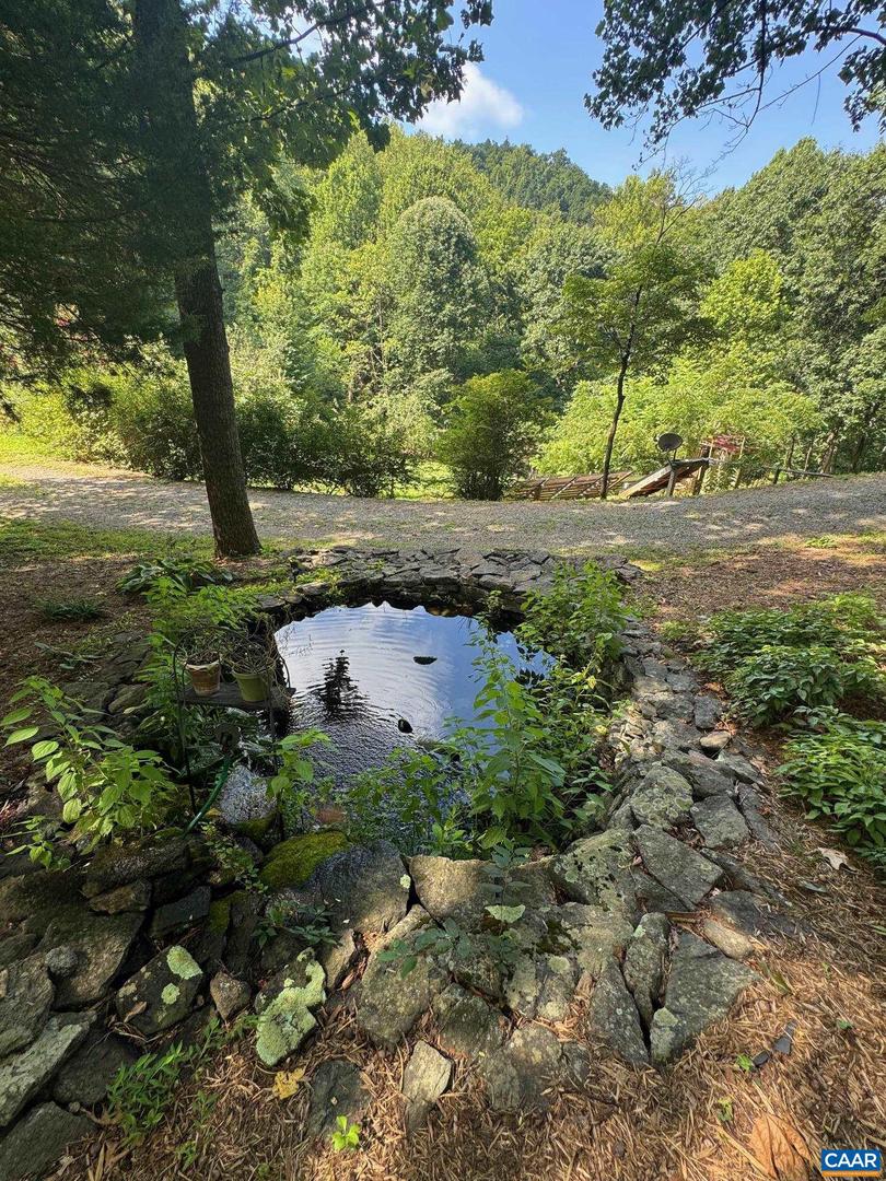 1950 LOCUST HOLLOW RD, CHARLOTTESVILLE, Virginia 22903, 3 Bedrooms Bedrooms, ,2 BathroomsBathrooms,Residential,For sale,1950 LOCUST HOLLOW RD,667156 MLS # 667156
