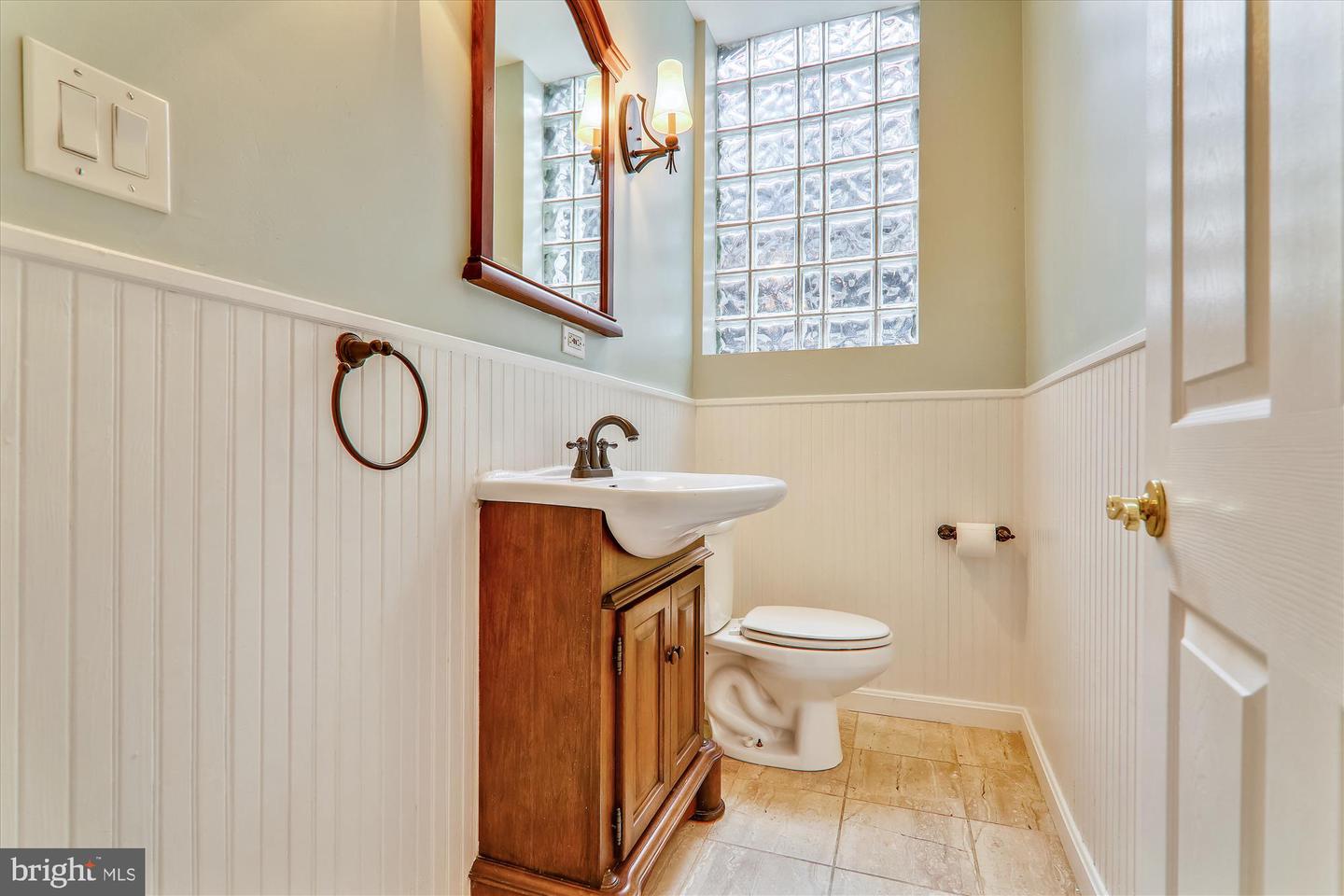 221 M ST NW, WASHINGTON, District Of Columbia 20001, 5 Bedrooms Bedrooms, ,3 BathroomsBathrooms,Residential,For sale,221 M ST NW,DCDC2212282 MLS # DCDC2212282