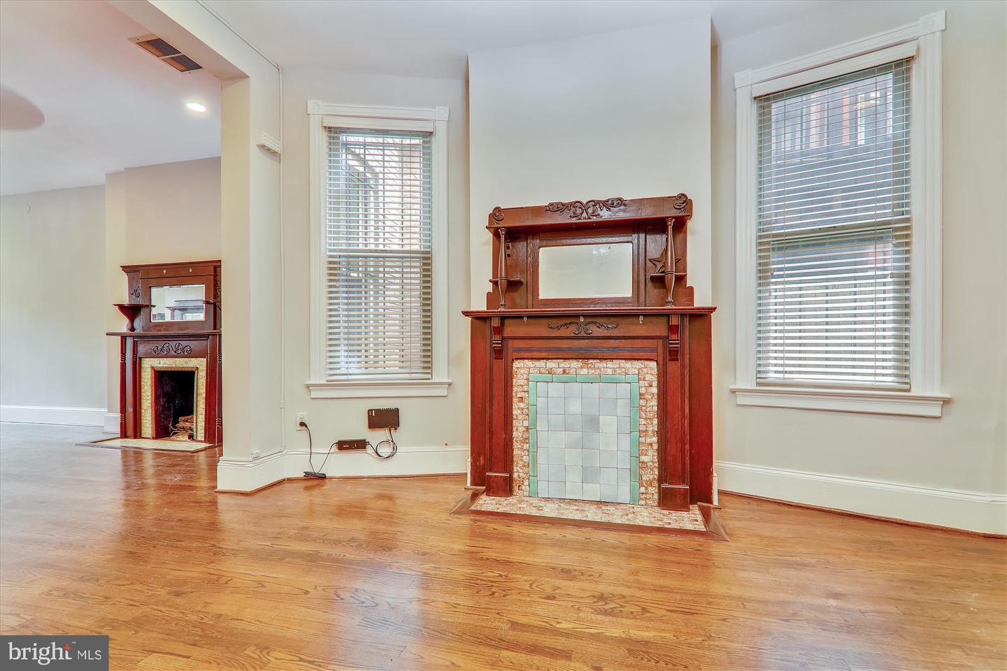 221 M ST NW, WASHINGTON, District Of Columbia 20001, 5 Bedrooms Bedrooms, ,3 BathroomsBathrooms,Residential,For sale,221 M ST NW,DCDC2212282 MLS # DCDC2212282