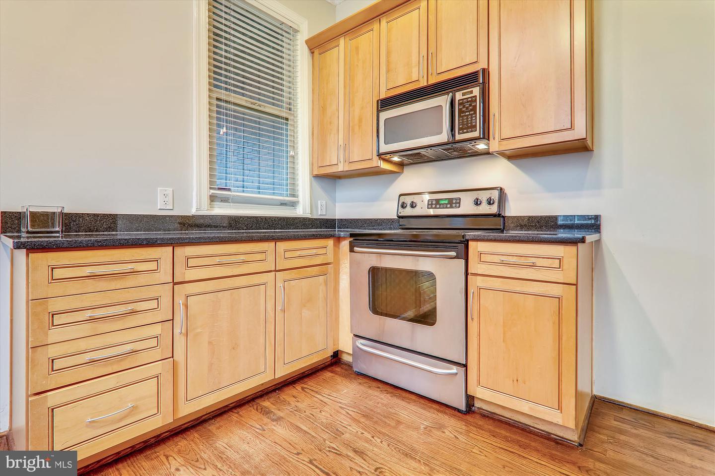221 M ST NW, WASHINGTON, District Of Columbia 20001, 5 Bedrooms Bedrooms, ,3 BathroomsBathrooms,Residential,For sale,221 M ST NW,DCDC2212282 MLS # DCDC2212282