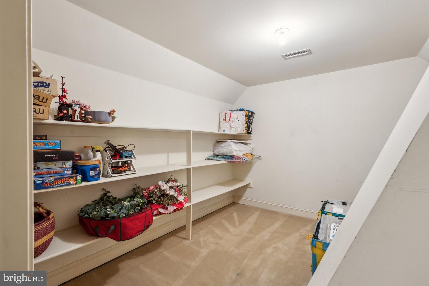 9409 WINDY HILL DR, NOKESVILLE, Virginia 20181, 4 Bedrooms Bedrooms, ,3 BathroomsBathrooms,Residential,For sale,9409 WINDY HILL DR,VAPW2100106 MLS # VAPW2100106