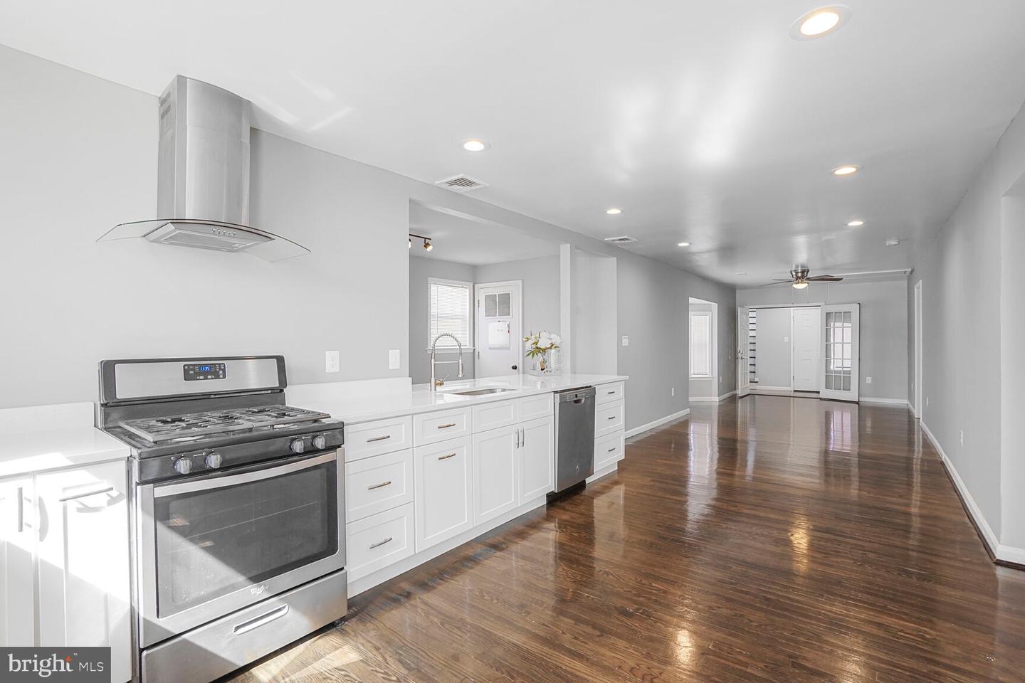 6278 WILLS ST, ALEXANDRIA, Virginia 22310, 4 Bedrooms Bedrooms, 8 Rooms Rooms,3 BathroomsBathrooms,Residential,For sale,6278 WILLS ST,VAFX2257780 MLS # VAFX2257780