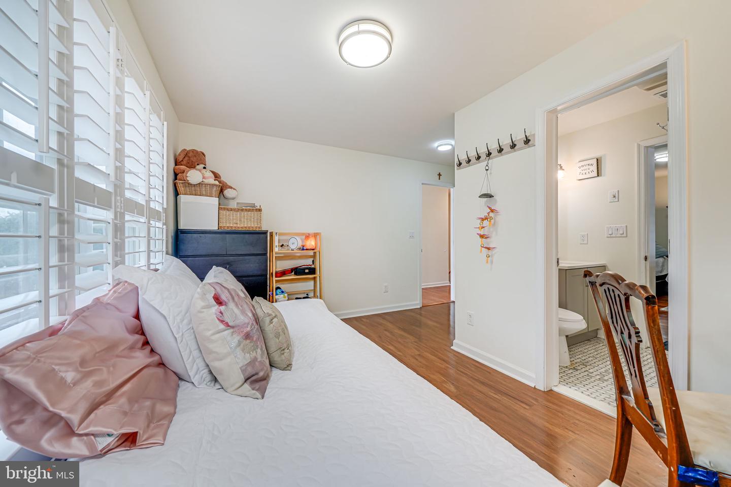 1620 N GEORGE MASON DR, ARLINGTON, Virginia 22205, 4 Bedrooms Bedrooms, ,4 BathroomsBathrooms,Residential,For sale,1620 N GEORGE MASON DR,VAAR2061442 MLS # VAAR2061442