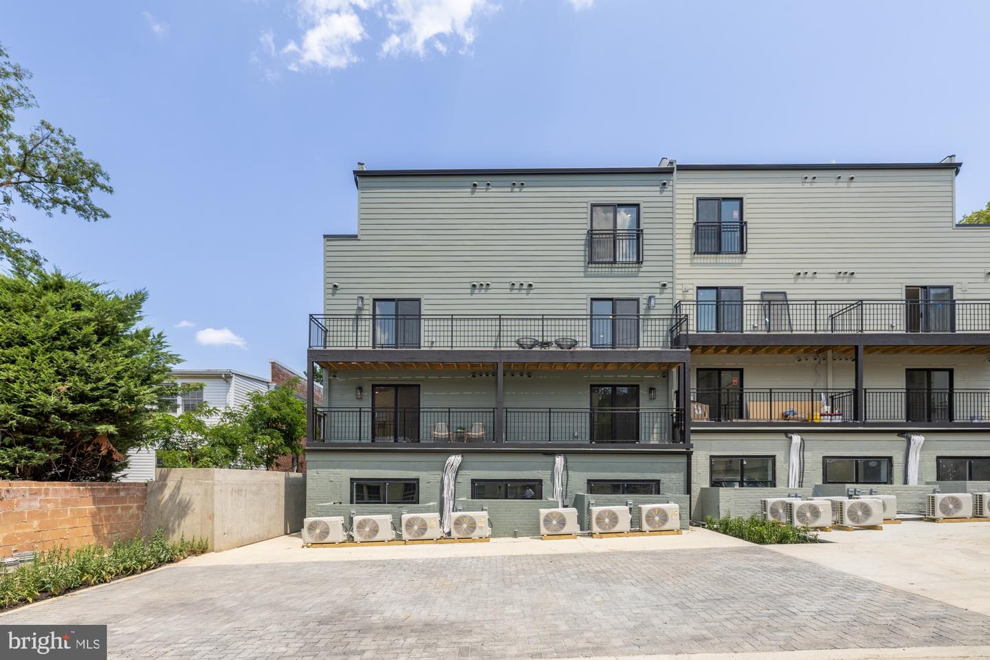 2610 41ST ST NW #2, WASHINGTON, District Of Columbia 20007, 2 Bedrooms Bedrooms, ,2 BathroomsBathrooms,Residential,For sale,2610 41ST ST NW #2,DCDC2212286 MLS # DCDC2212286
