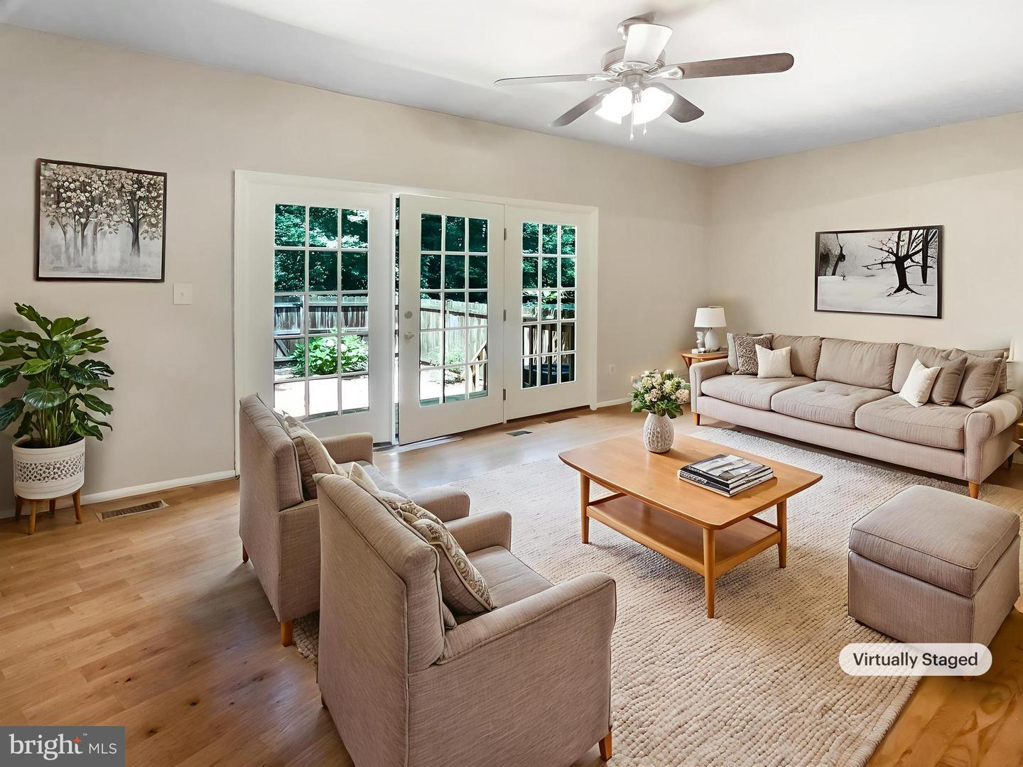 10388 HAMPSHIRE GREEN AVE, FAIRFAX, Virginia 22032, 3 Bedrooms Bedrooms, ,2 BathroomsBathrooms,Residential,For sale,10388 HAMPSHIRE GREEN AVE,VAFX2201426 MLS # VAFX2201426