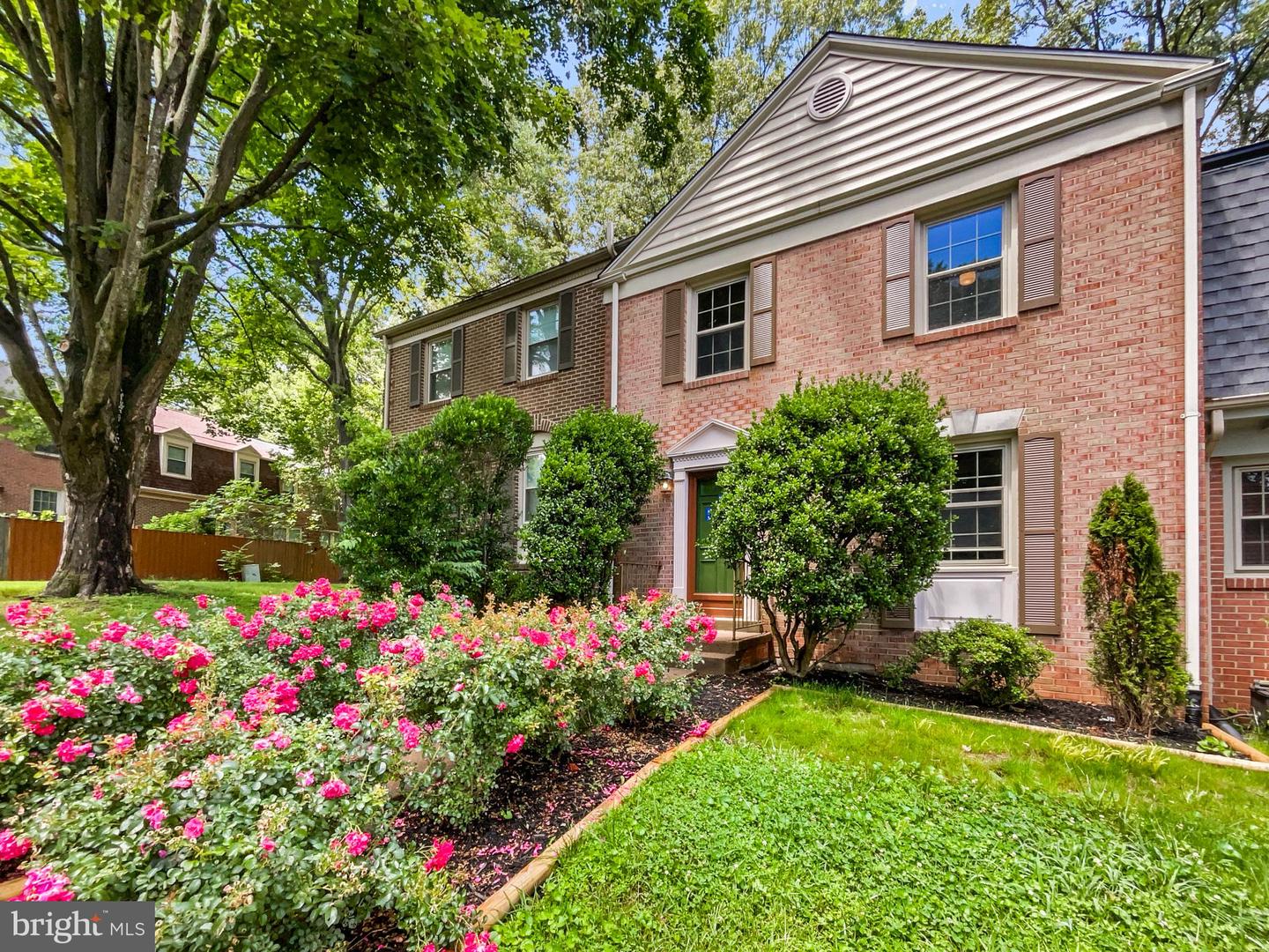10388 HAMPSHIRE GREEN AVE, FAIRFAX, Virginia 22032, 3 Bedrooms Bedrooms, ,2 BathroomsBathrooms,Residential,For sale,10388 HAMPSHIRE GREEN AVE,VAFX2201426 MLS # VAFX2201426