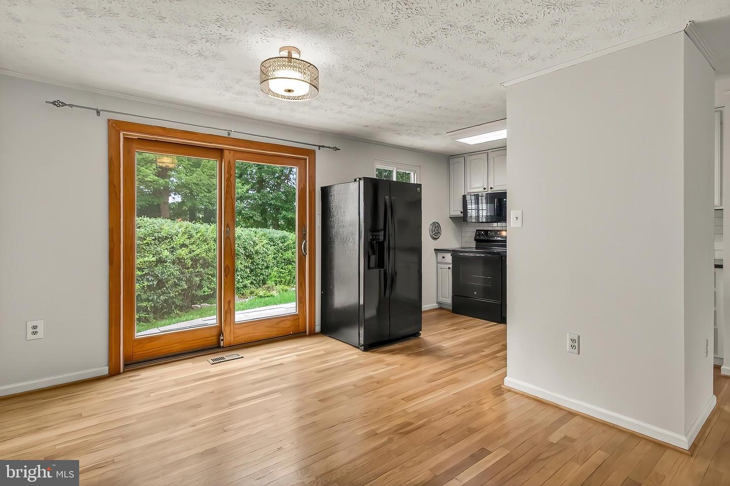 9813 BRIGHTLEA DR, VIENNA, Virginia 22181, 3 Bedrooms Bedrooms, ,2 BathroomsBathrooms,Residential,For sale,9813 BRIGHTLEA DR,VAFX2232246 MLS # VAFX2232246