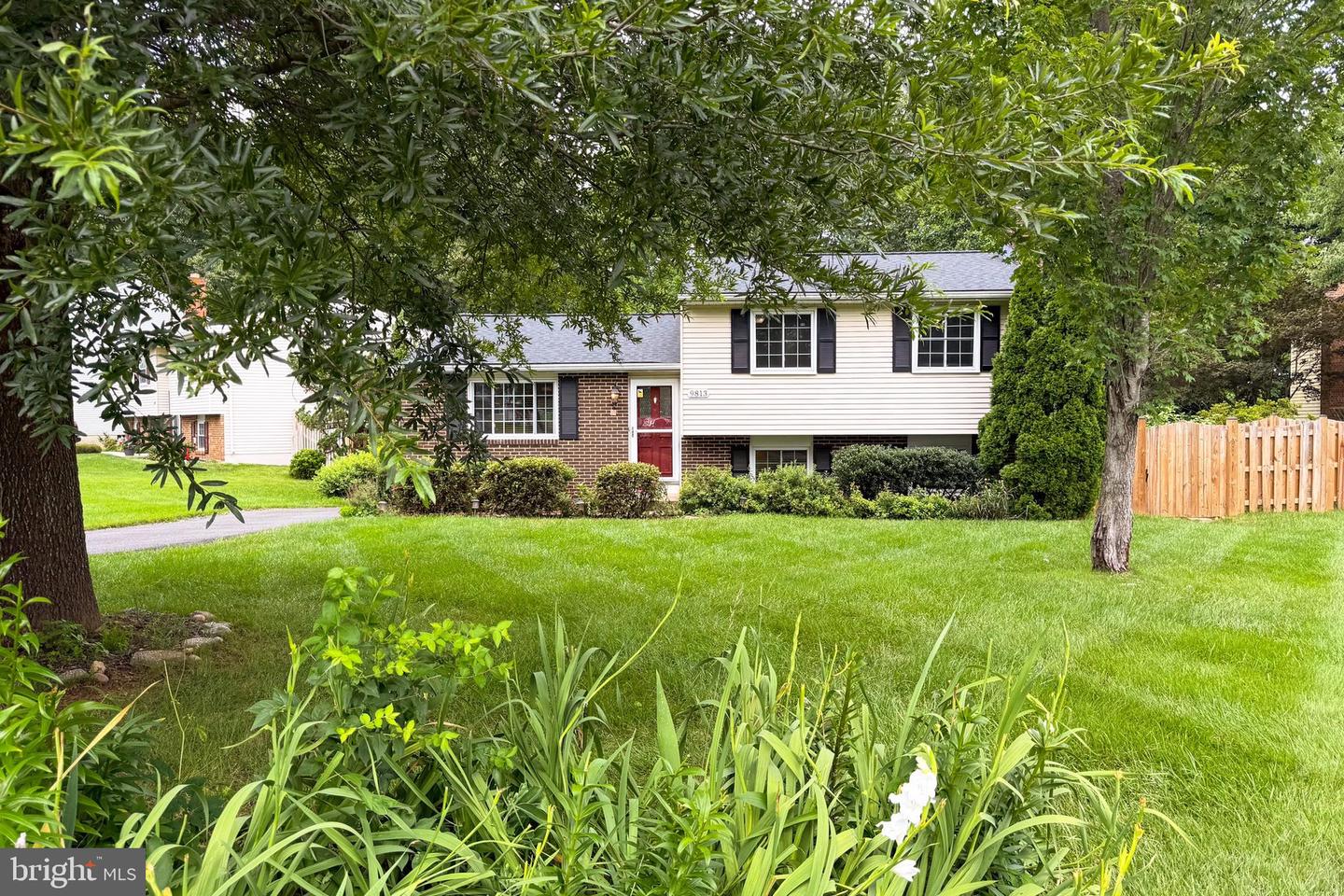 9813 BRIGHTLEA DR, VIENNA, Virginia 22181, 3 Bedrooms Bedrooms, ,2 BathroomsBathrooms,Residential,For sale,9813 BRIGHTLEA DR,VAFX2232246 MLS # VAFX2232246