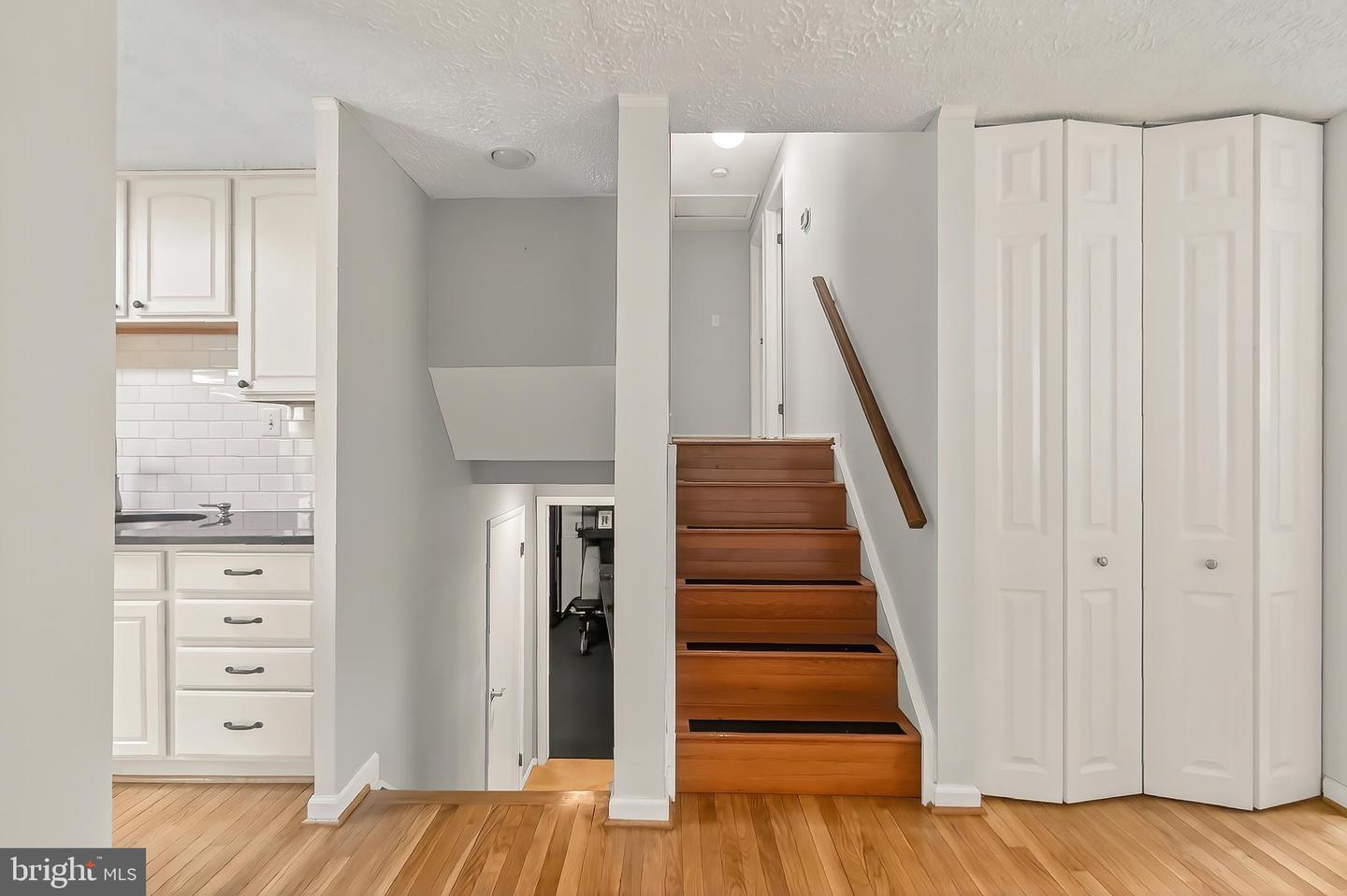 9813 BRIGHTLEA DR, VIENNA, Virginia 22181, 3 Bedrooms Bedrooms, ,2 BathroomsBathrooms,Residential,For sale,9813 BRIGHTLEA DR,VAFX2232246 MLS # VAFX2232246