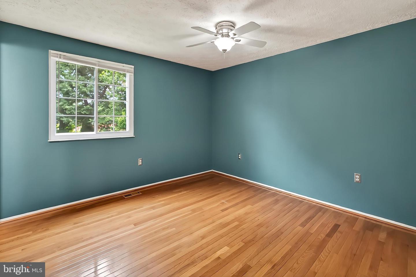 9813 BRIGHTLEA DR, VIENNA, Virginia 22181, 3 Bedrooms Bedrooms, ,2 BathroomsBathrooms,Residential,For sale,9813 BRIGHTLEA DR,VAFX2232246 MLS # VAFX2232246