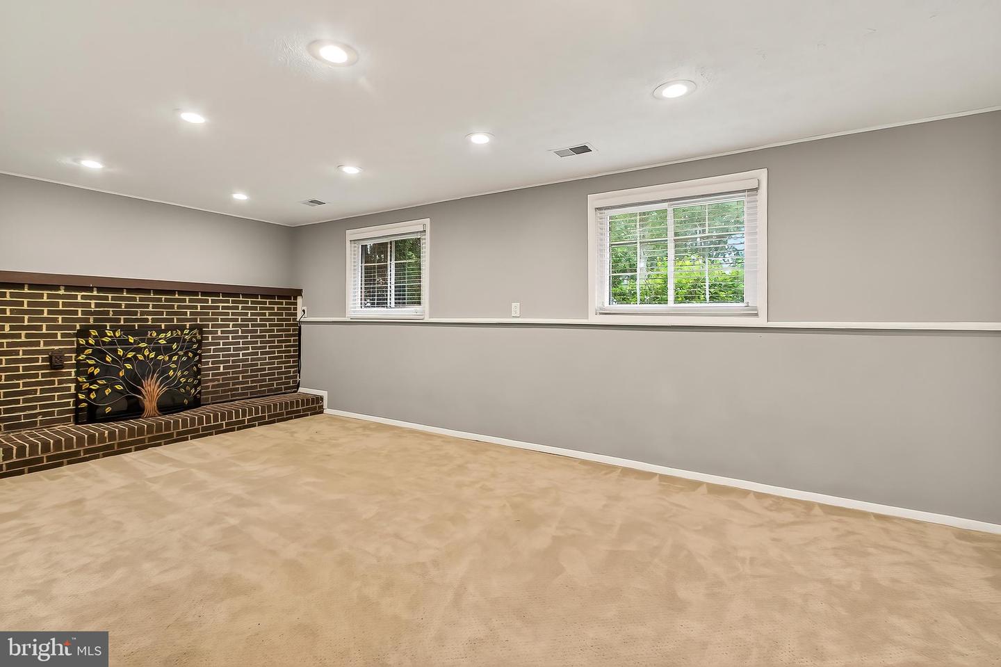 9813 BRIGHTLEA DR, VIENNA, Virginia 22181, 3 Bedrooms Bedrooms, ,2 BathroomsBathrooms,Residential,For sale,9813 BRIGHTLEA DR,VAFX2232246 MLS # VAFX2232246