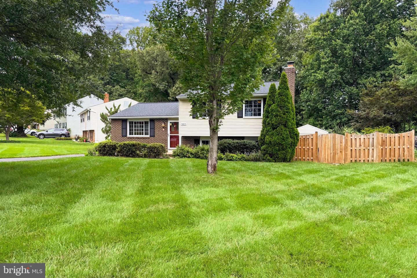 9813 BRIGHTLEA DR, VIENNA, Virginia 22181, 3 Bedrooms Bedrooms, ,2 BathroomsBathrooms,Residential,For sale,9813 BRIGHTLEA DR,VAFX2232246 MLS # VAFX2232246