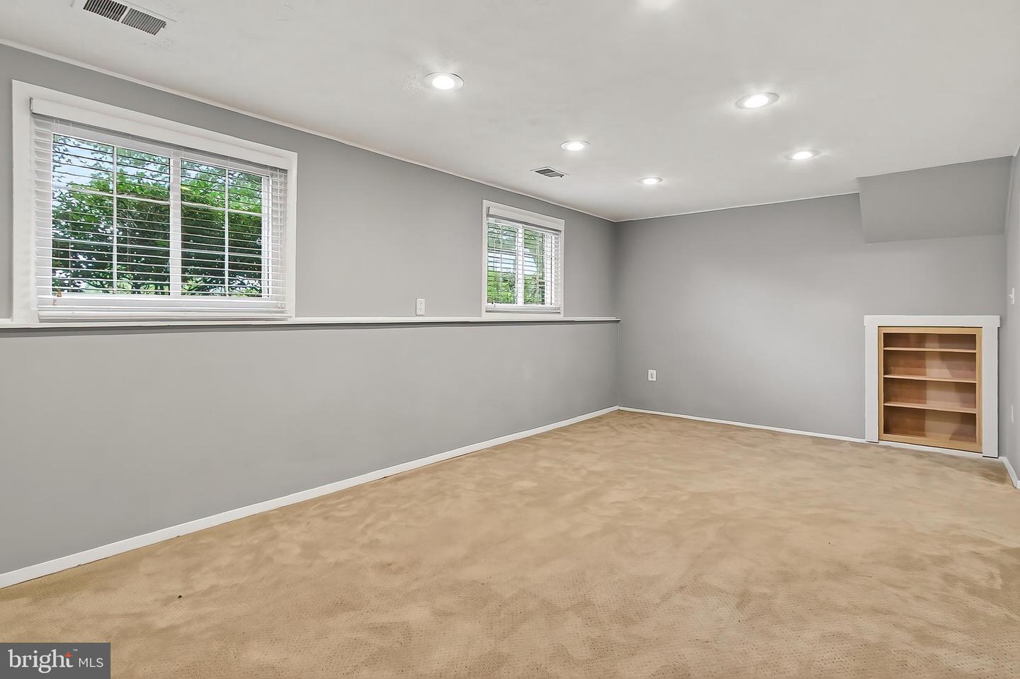 9813 BRIGHTLEA DR, VIENNA, Virginia 22181, 3 Bedrooms Bedrooms, ,2 BathroomsBathrooms,Residential,For sale,9813 BRIGHTLEA DR,VAFX2232246 MLS # VAFX2232246