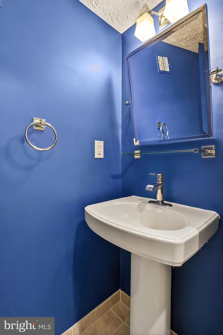 9813 BRIGHTLEA DR, VIENNA, Virginia 22181, 3 Bedrooms Bedrooms, ,2 BathroomsBathrooms,Residential,For sale,9813 BRIGHTLEA DR,VAFX2232246 MLS # VAFX2232246