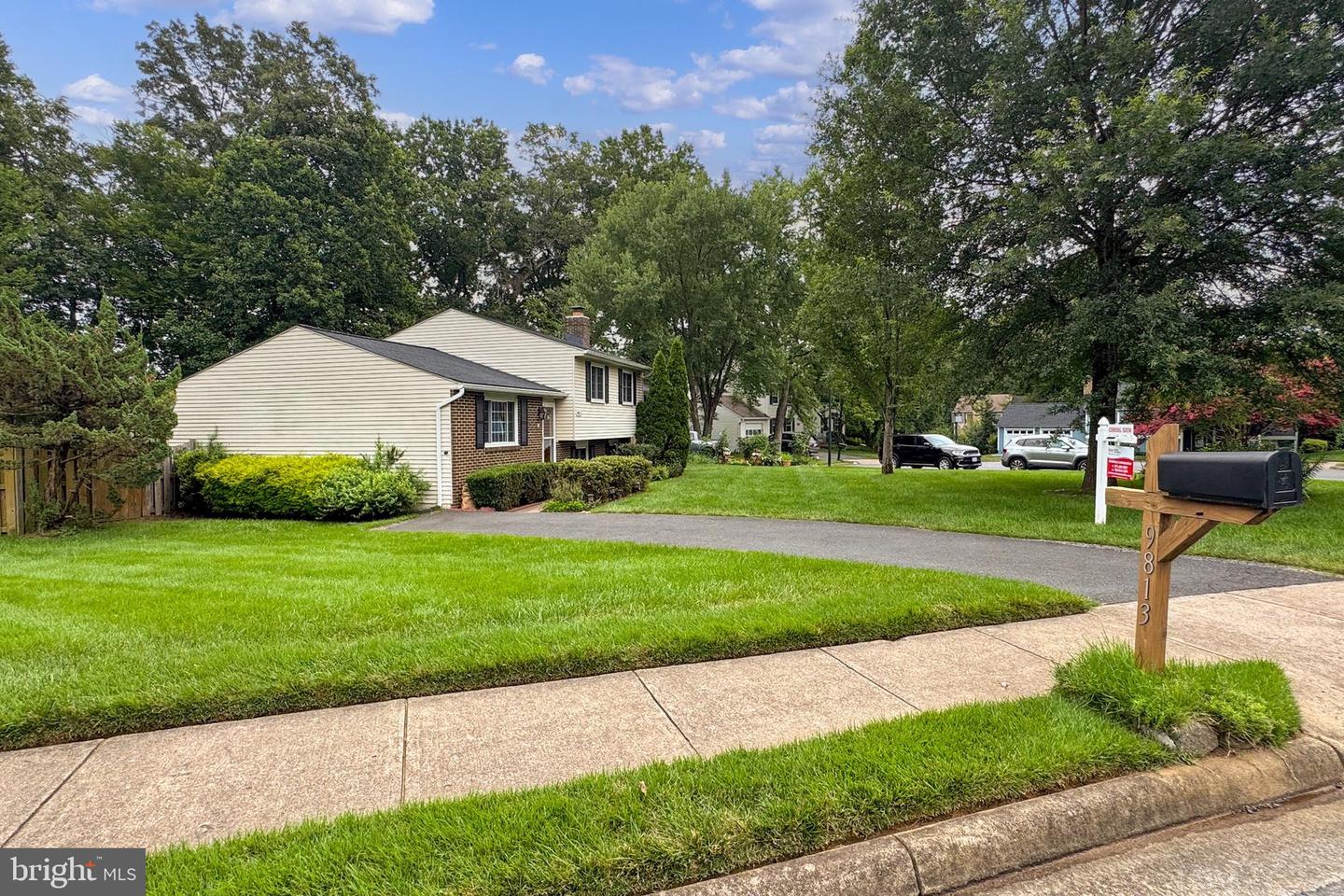 9813 BRIGHTLEA DR, VIENNA, Virginia 22181, 3 Bedrooms Bedrooms, ,2 BathroomsBathrooms,Residential,For sale,9813 BRIGHTLEA DR,VAFX2232246 MLS # VAFX2232246