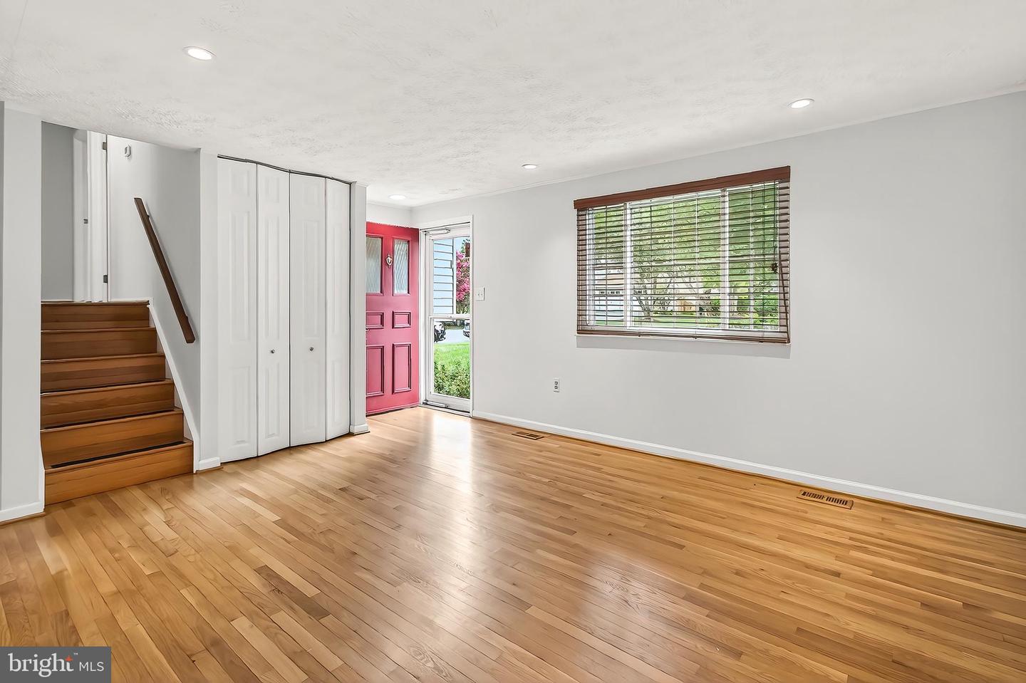 9813 BRIGHTLEA DR, VIENNA, Virginia 22181, 3 Bedrooms Bedrooms, ,2 BathroomsBathrooms,Residential,For sale,9813 BRIGHTLEA DR,VAFX2232246 MLS # VAFX2232246