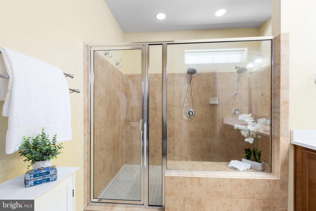 6020 E GREENBRIER RIVER RD E, FREDERICKSBURG, Virginia 22407, 4 Bedrooms Bedrooms, ,3 BathroomsBathrooms,Residential,6020 E GREENBRIER RIVER RD E,VASP2034712 MLS # VASP2034712