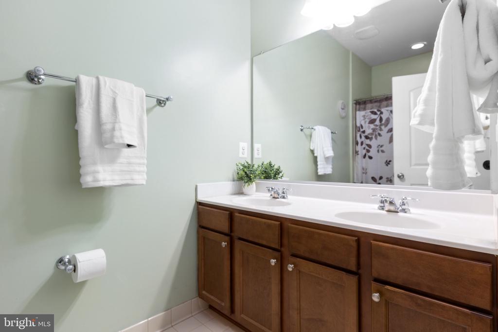 6020 E GREENBRIER RIVER RD E, FREDERICKSBURG, Virginia 22407, 4 Bedrooms Bedrooms, ,3 BathroomsBathrooms,Residential,6020 E GREENBRIER RIVER RD E,VASP2034712 MLS # VASP2034712