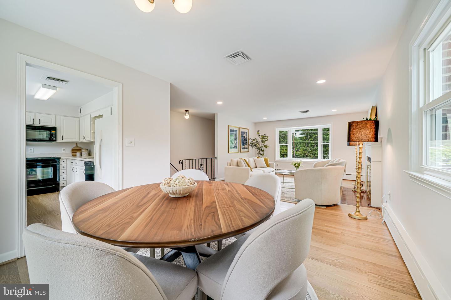 2566 MILITARY RD, ARLINGTON, Virginia 22207, 4 Bedrooms Bedrooms, ,3 BathroomsBathrooms,Residential,For sale,2566 MILITARY RD,VAAR2057968 MLS # VAAR2057968