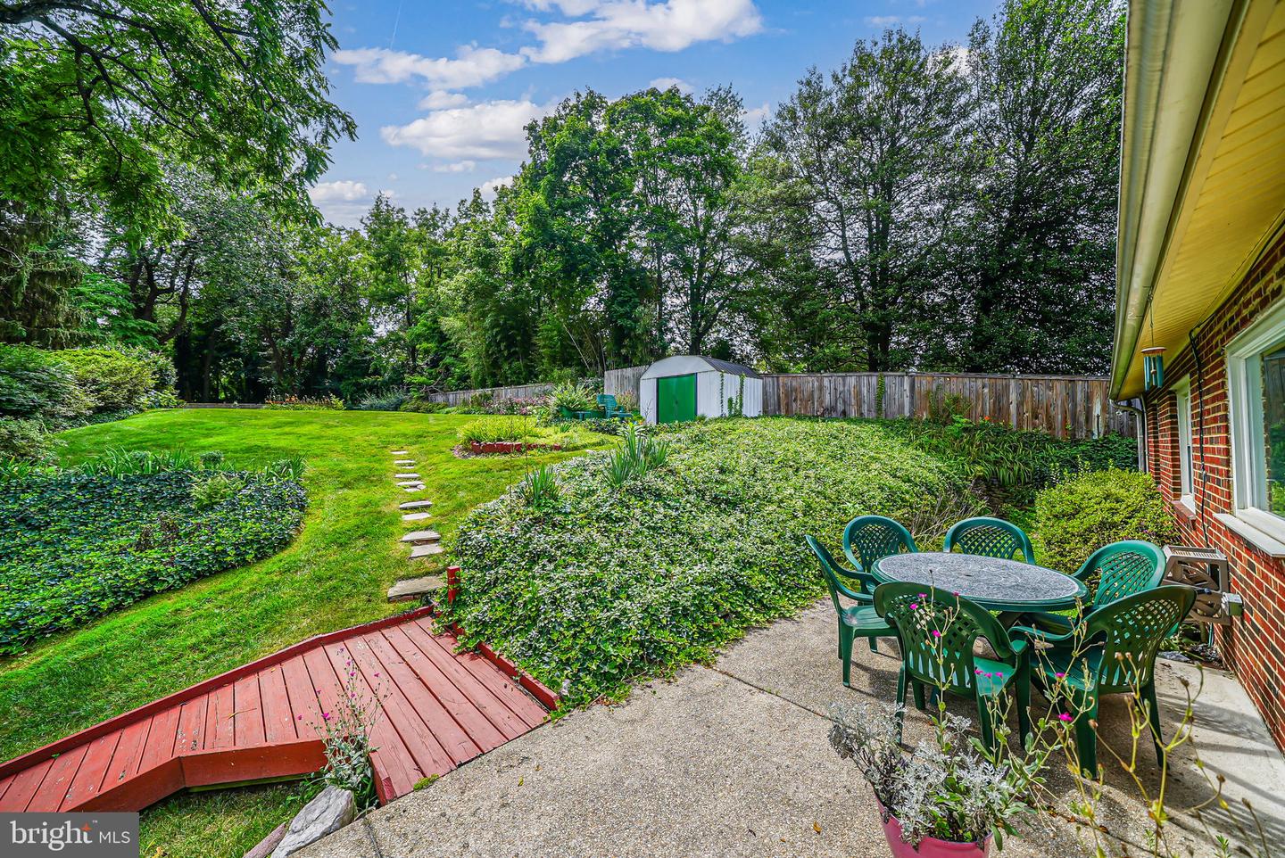 2566 MILITARY RD, ARLINGTON, Virginia 22207, 4 Bedrooms Bedrooms, ,3 BathroomsBathrooms,Residential,For sale,2566 MILITARY RD,VAAR2057968 MLS # VAAR2057968