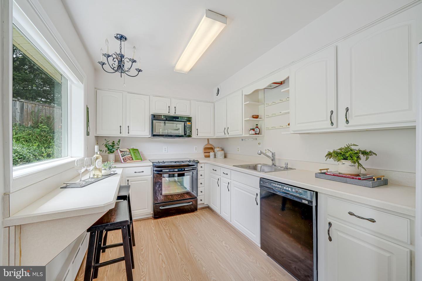 2566 MILITARY RD, ARLINGTON, Virginia 22207, 4 Bedrooms Bedrooms, ,3 BathroomsBathrooms,Residential,For sale,2566 MILITARY RD,VAAR2057968 MLS # VAAR2057968