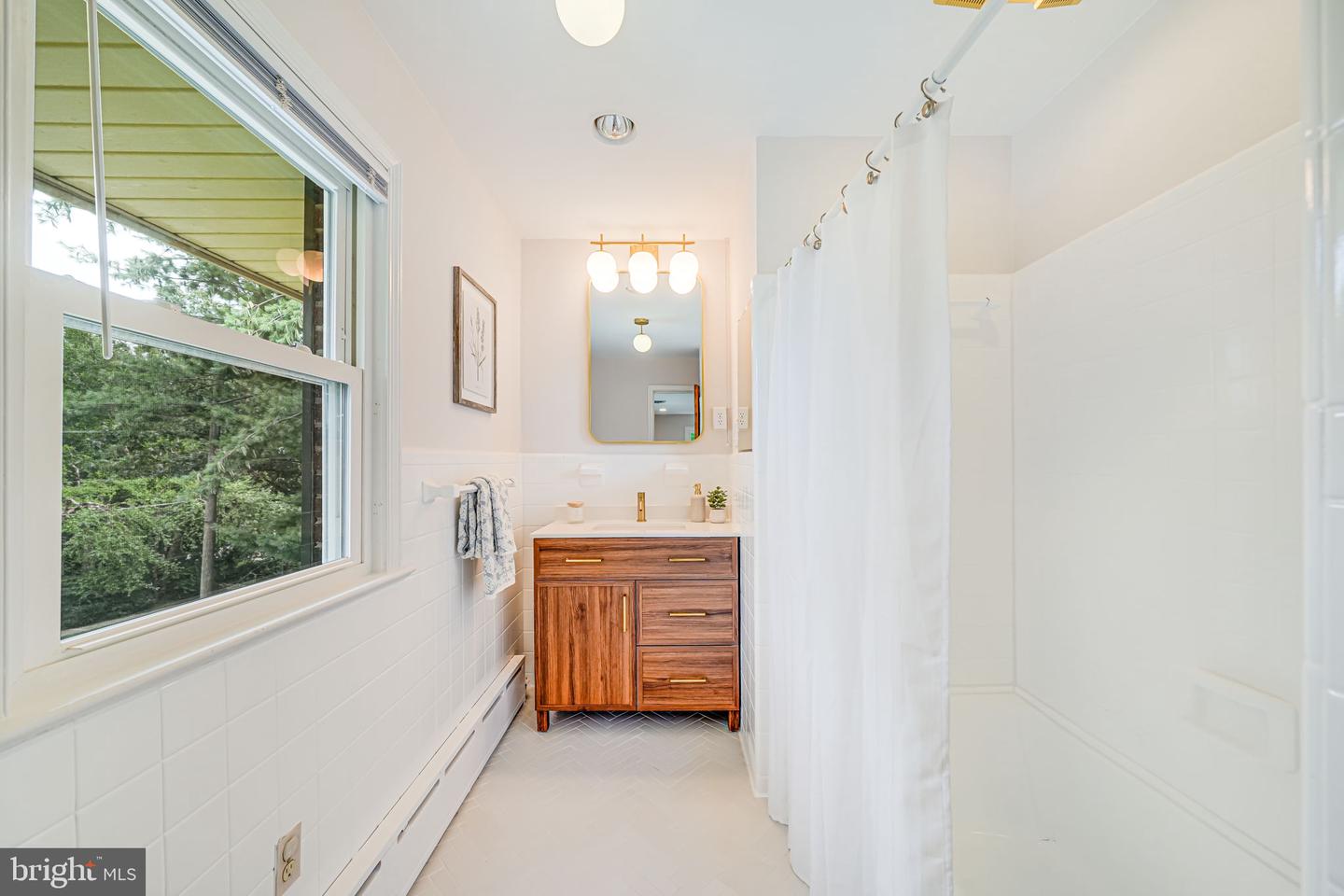 2566 MILITARY RD, ARLINGTON, Virginia 22207, 4 Bedrooms Bedrooms, ,3 BathroomsBathrooms,Residential,For sale,2566 MILITARY RD,VAAR2057968 MLS # VAAR2057968