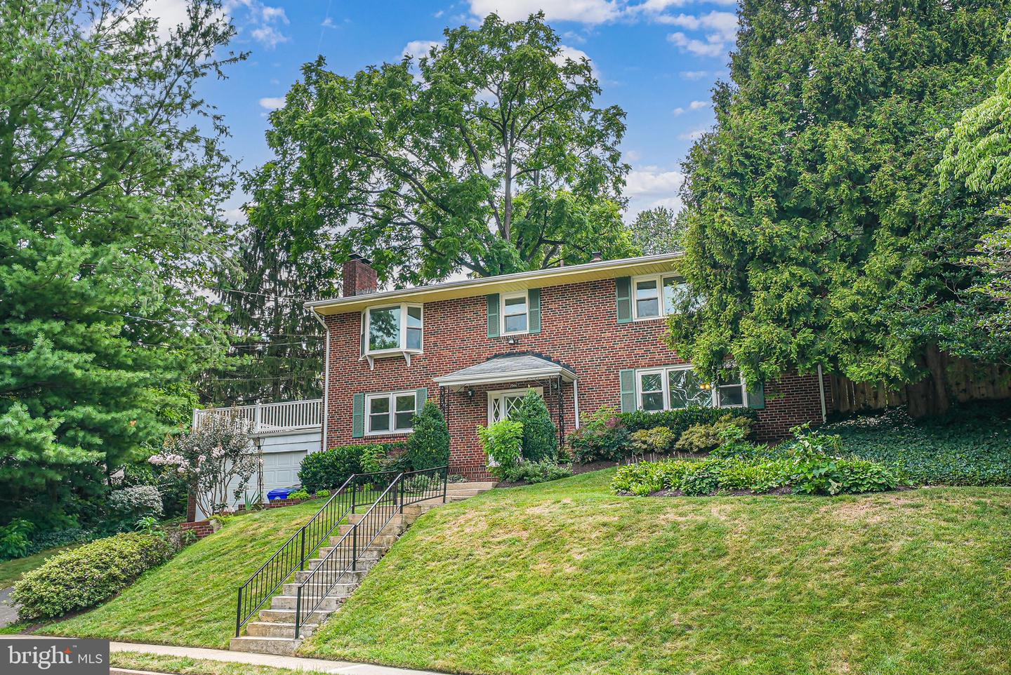 2566 MILITARY RD, ARLINGTON, Virginia 22207, 4 Bedrooms Bedrooms, ,3 BathroomsBathrooms,Residential,For sale,2566 MILITARY RD,VAAR2057968 MLS # VAAR2057968