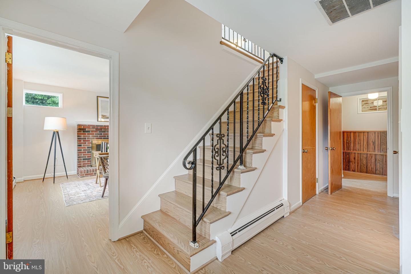 2566 MILITARY RD, ARLINGTON, Virginia 22207, 4 Bedrooms Bedrooms, ,3 BathroomsBathrooms,Residential,For sale,2566 MILITARY RD,VAAR2057968 MLS # VAAR2057968