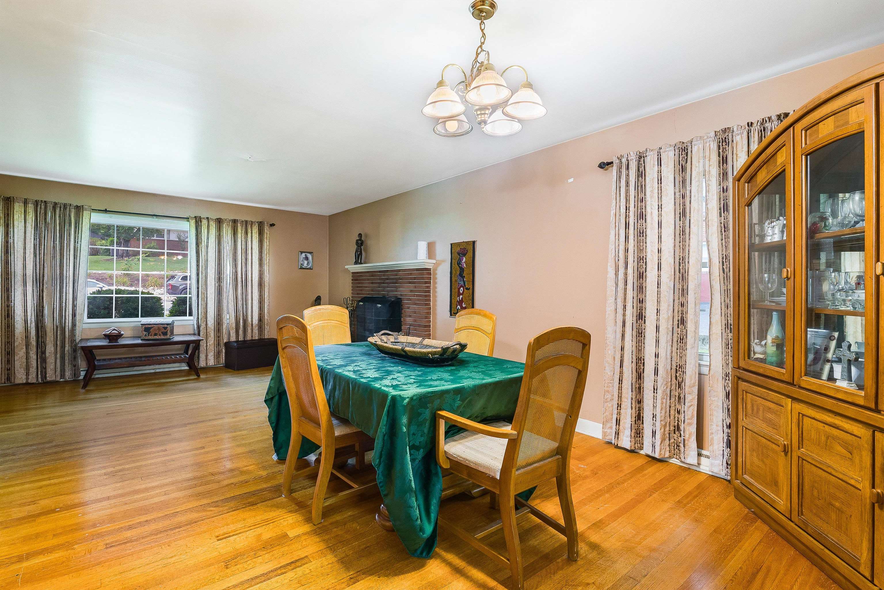 506 ROBIN ST, STAUNTON, Virginia 24401, 4 Bedrooms Bedrooms, ,2 BathroomsBathrooms,Residential,506 ROBIN ST,667162 MLS # 667162