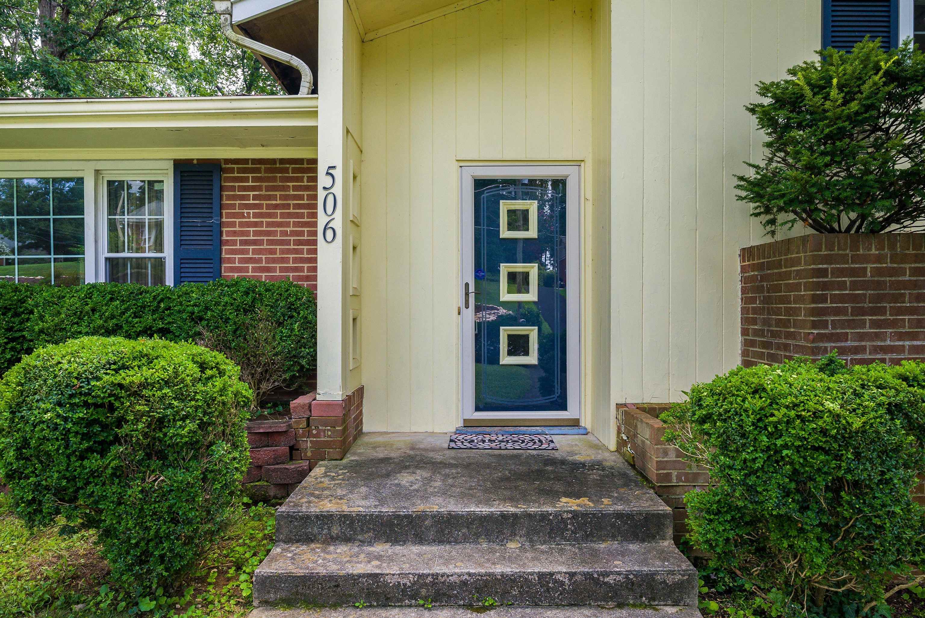 506 ROBIN ST, STAUNTON, Virginia 24401, 4 Bedrooms Bedrooms, ,2 BathroomsBathrooms,Residential,506 ROBIN ST,667162 MLS # 667162