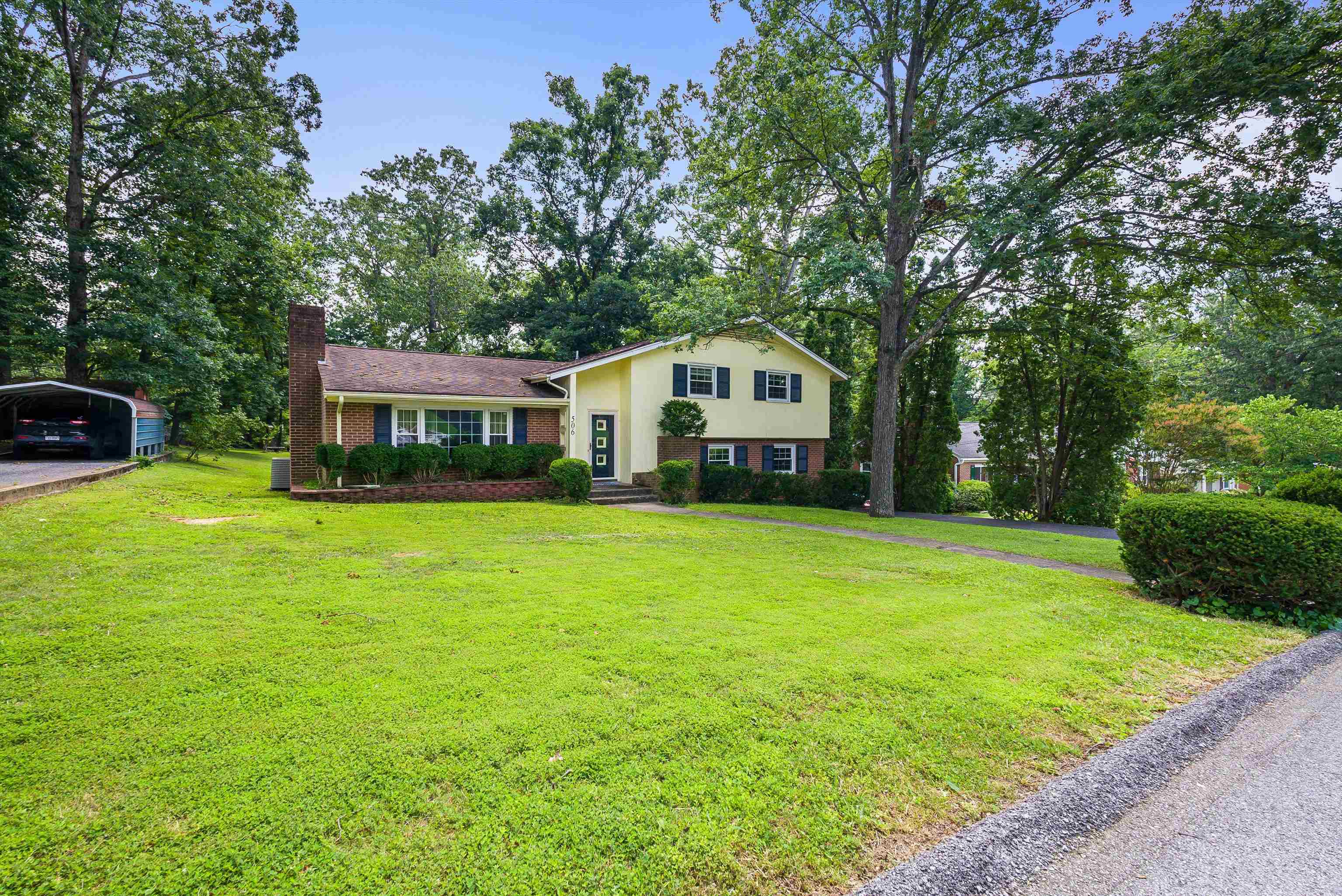 506 ROBIN ST, STAUNTON, Virginia 24401, 4 Bedrooms Bedrooms, ,2 BathroomsBathrooms,Residential,506 ROBIN ST,667162 MLS # 667162