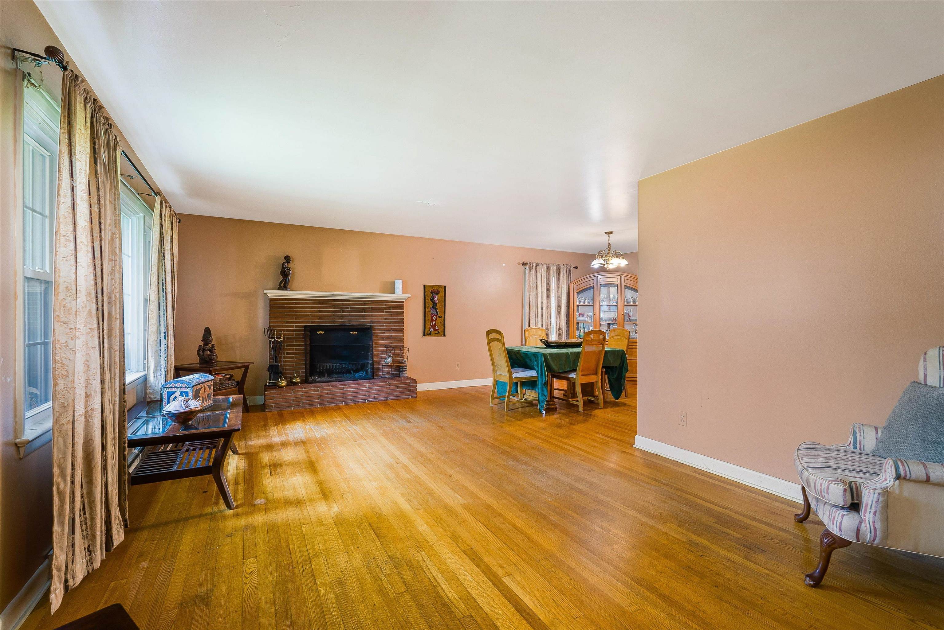 506 ROBIN ST, STAUNTON, Virginia 24401, 4 Bedrooms Bedrooms, ,2 BathroomsBathrooms,Residential,506 ROBIN ST,667162 MLS # 667162