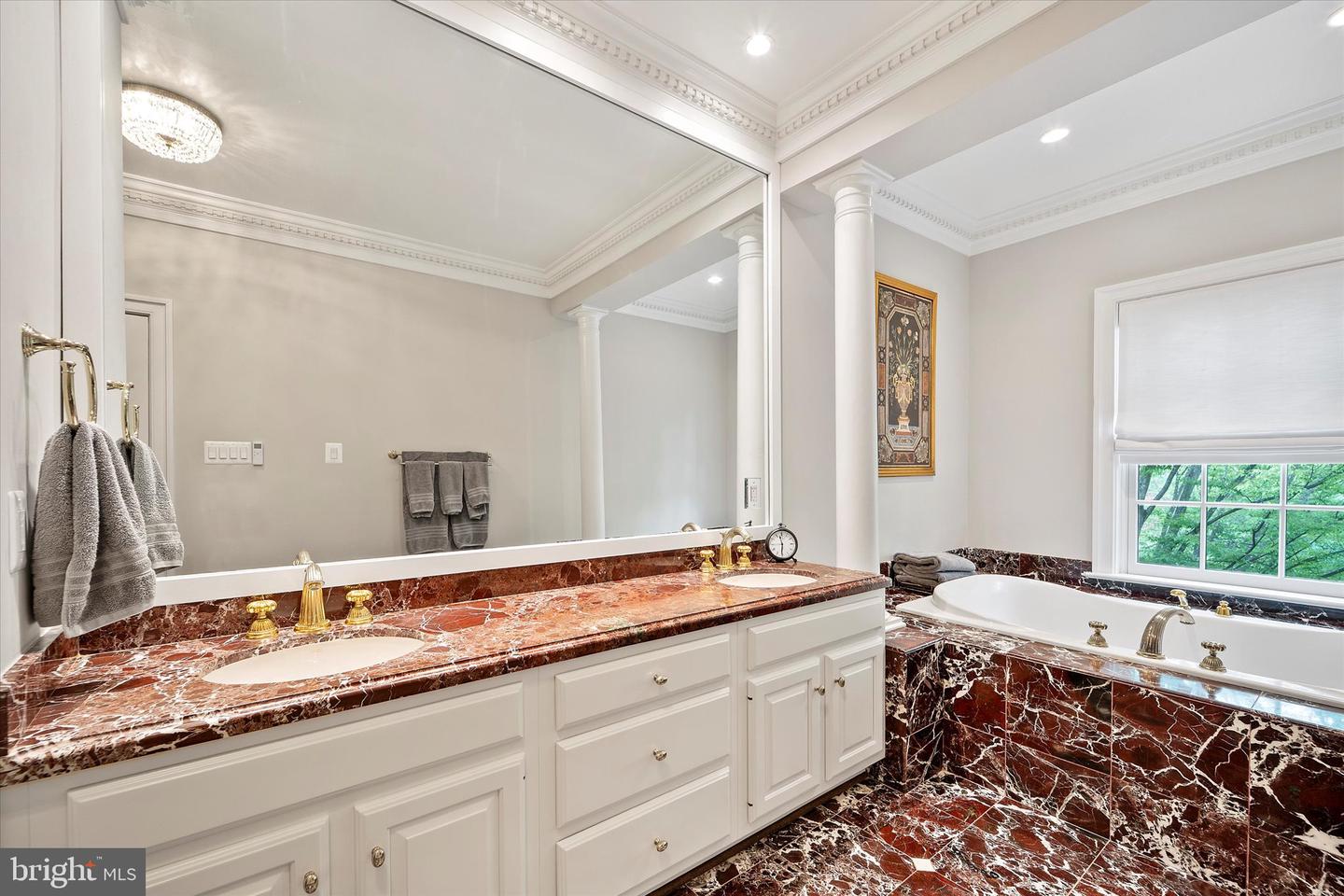 2011 MAYFAIR MCLEAN CT, FALLS CHURCH, Virginia 22043, 3 Bedrooms Bedrooms, ,3 BathroomsBathrooms,Residential,For sale,2011 MAYFAIR MCLEAN CT,VAFX2249202 MLS # VAFX2249202