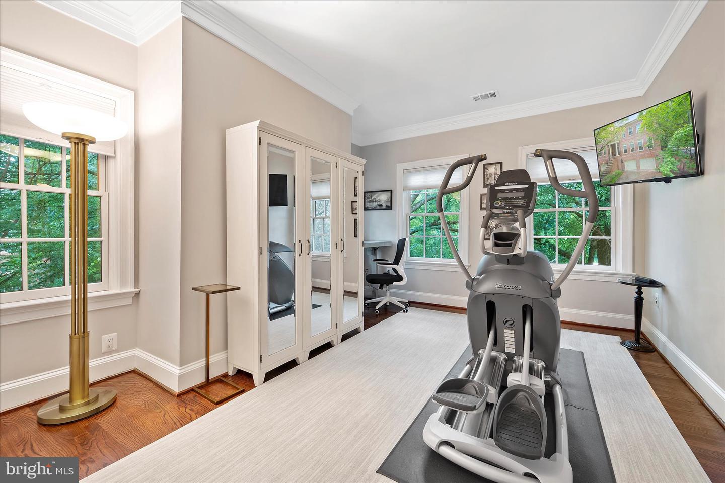 2011 MAYFAIR MCLEAN CT, FALLS CHURCH, Virginia 22043, 3 Bedrooms Bedrooms, ,3 BathroomsBathrooms,Residential,For sale,2011 MAYFAIR MCLEAN CT,VAFX2249202 MLS # VAFX2249202