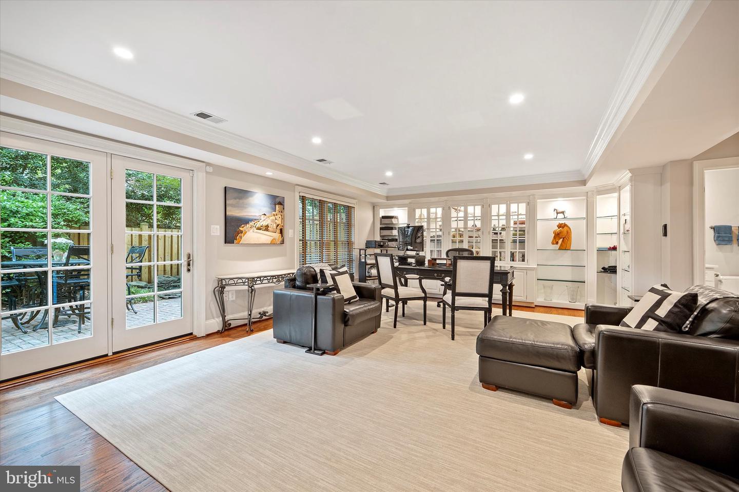 2011 MAYFAIR MCLEAN CT, FALLS CHURCH, Virginia 22043, 3 Bedrooms Bedrooms, ,3 BathroomsBathrooms,Residential,For sale,2011 MAYFAIR MCLEAN CT,VAFX2249202 MLS # VAFX2249202
