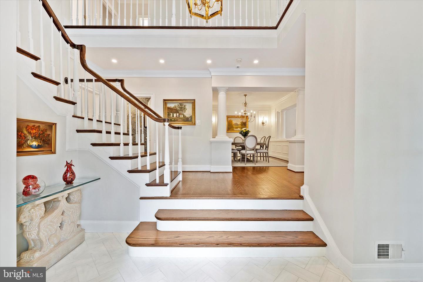 2011 MAYFAIR MCLEAN CT, FALLS CHURCH, Virginia 22043, 3 Bedrooms Bedrooms, ,3 BathroomsBathrooms,Residential,For sale,2011 MAYFAIR MCLEAN CT,VAFX2249202 MLS # VAFX2249202