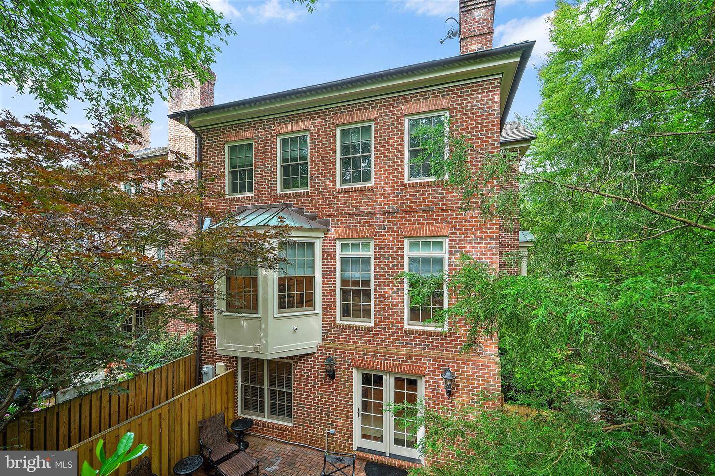 2011 MAYFAIR MCLEAN CT, FALLS CHURCH, Virginia 22043, 3 Bedrooms Bedrooms, ,3 BathroomsBathrooms,Residential,For sale,2011 MAYFAIR MCLEAN CT,VAFX2249202 MLS # VAFX2249202