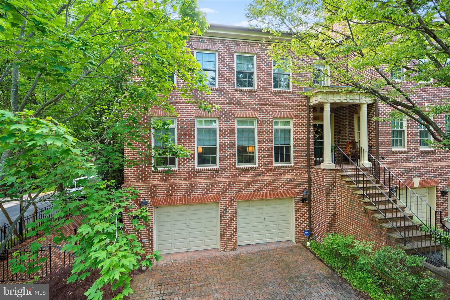 2011 MAYFAIR MCLEAN CT, FALLS CHURCH, Virginia 22043, 3 Bedrooms Bedrooms, ,3 BathroomsBathrooms,Residential,For sale,2011 MAYFAIR MCLEAN CT,VAFX2249202 MLS # VAFX2249202