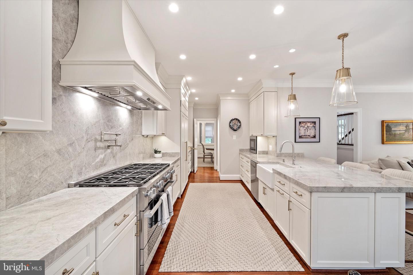 2011 MAYFAIR MCLEAN CT, FALLS CHURCH, Virginia 22043, 3 Bedrooms Bedrooms, ,3 BathroomsBathrooms,Residential,For sale,2011 MAYFAIR MCLEAN CT,VAFX2249202 MLS # VAFX2249202