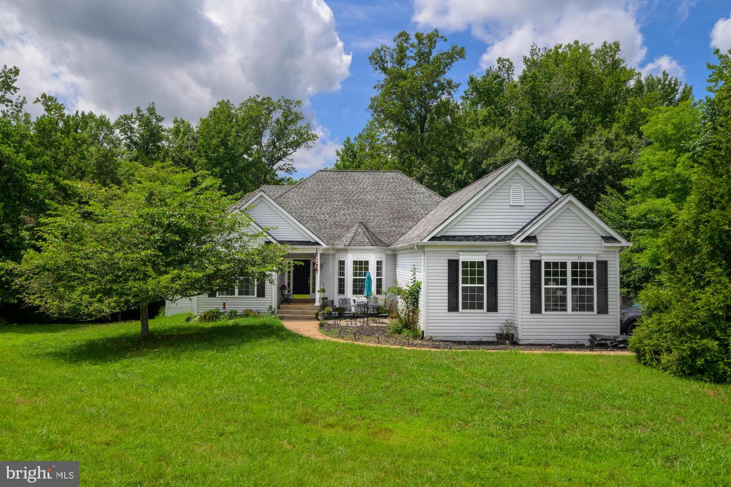 39 RIVER RIDGE LN, FREDERICKSBURG, Virginia 22406, 5 Bedrooms Bedrooms, ,4 BathroomsBathrooms,Residential,For sale,39 RIVER RIDGE LN,VAST2040254 MLS # VAST2040254