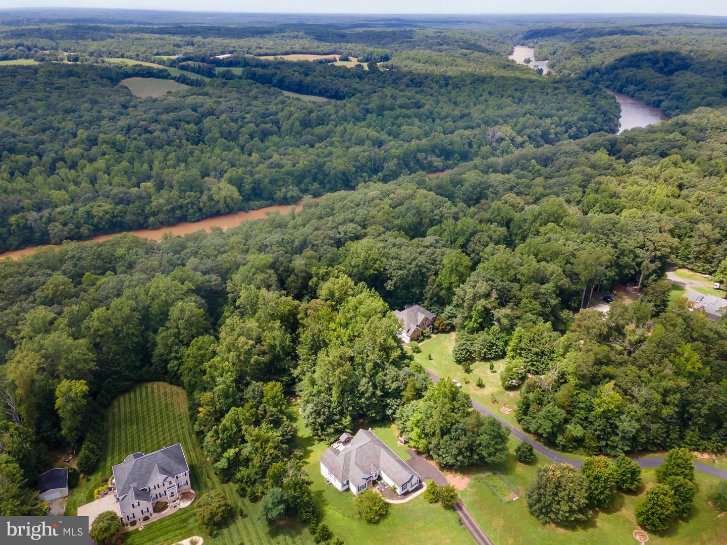 39 RIVER RIDGE LN, FREDERICKSBURG, Virginia 22406, 5 Bedrooms Bedrooms, ,4 BathroomsBathrooms,Residential,For sale,39 RIVER RIDGE LN,VAST2040254 MLS # VAST2040254