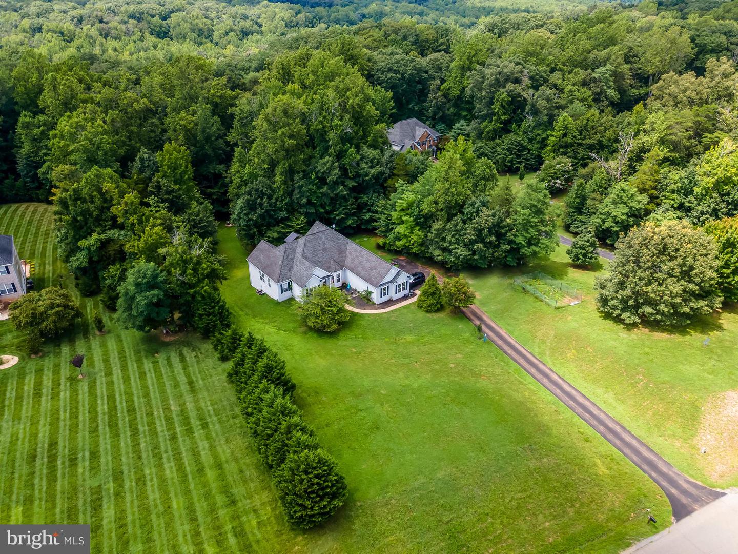 39 RIVER RIDGE LN, FREDERICKSBURG, Virginia 22406, 5 Bedrooms Bedrooms, ,4 BathroomsBathrooms,Residential,For sale,39 RIVER RIDGE LN,VAST2040254 MLS # VAST2040254