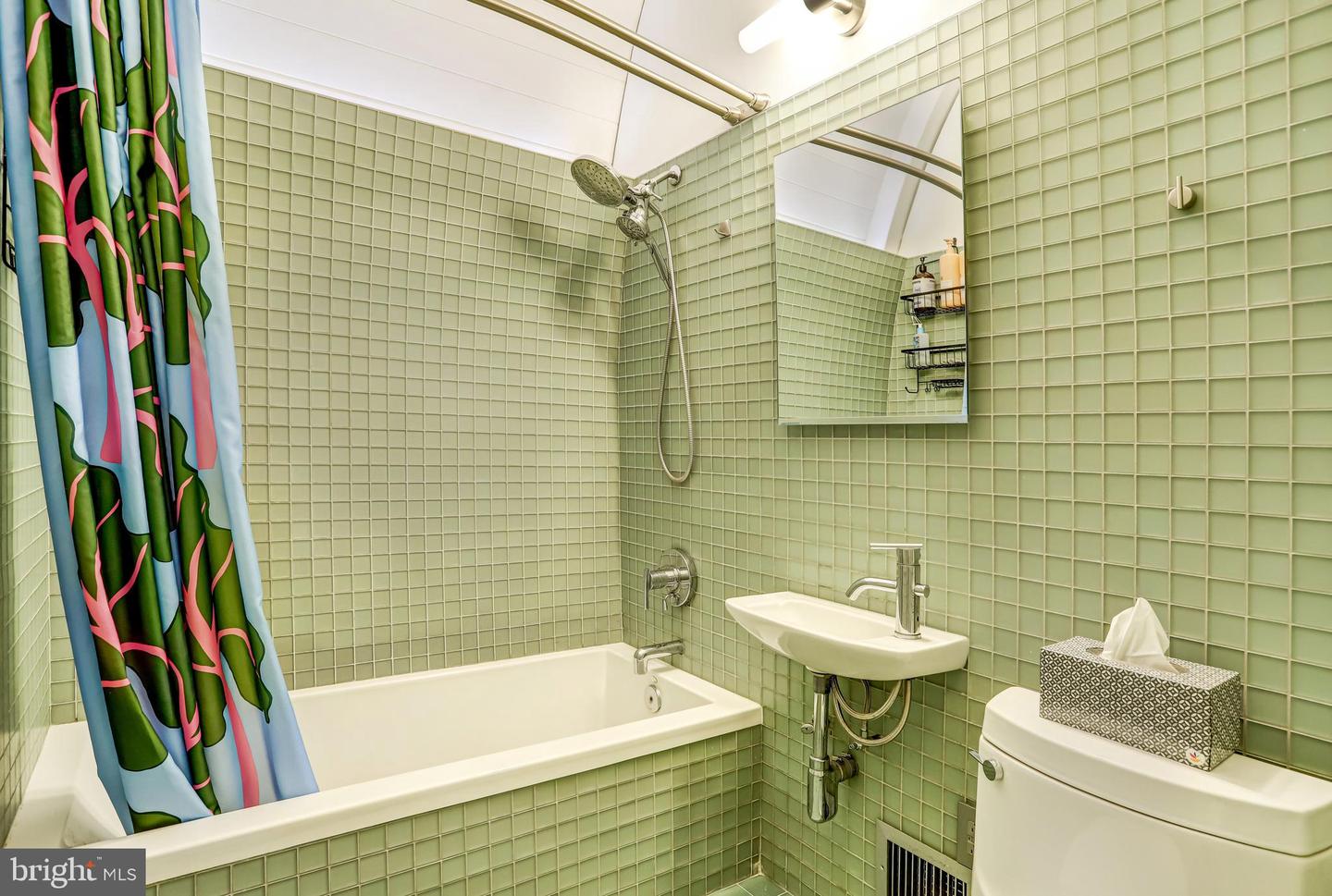 341 O ST SW, WASHINGTON, District Of Columbia 20024, 3 Bedrooms Bedrooms, ,2 BathroomsBathrooms,Residential,For sale,341 O ST SW,DCDC2208410 MLS # DCDC2208410