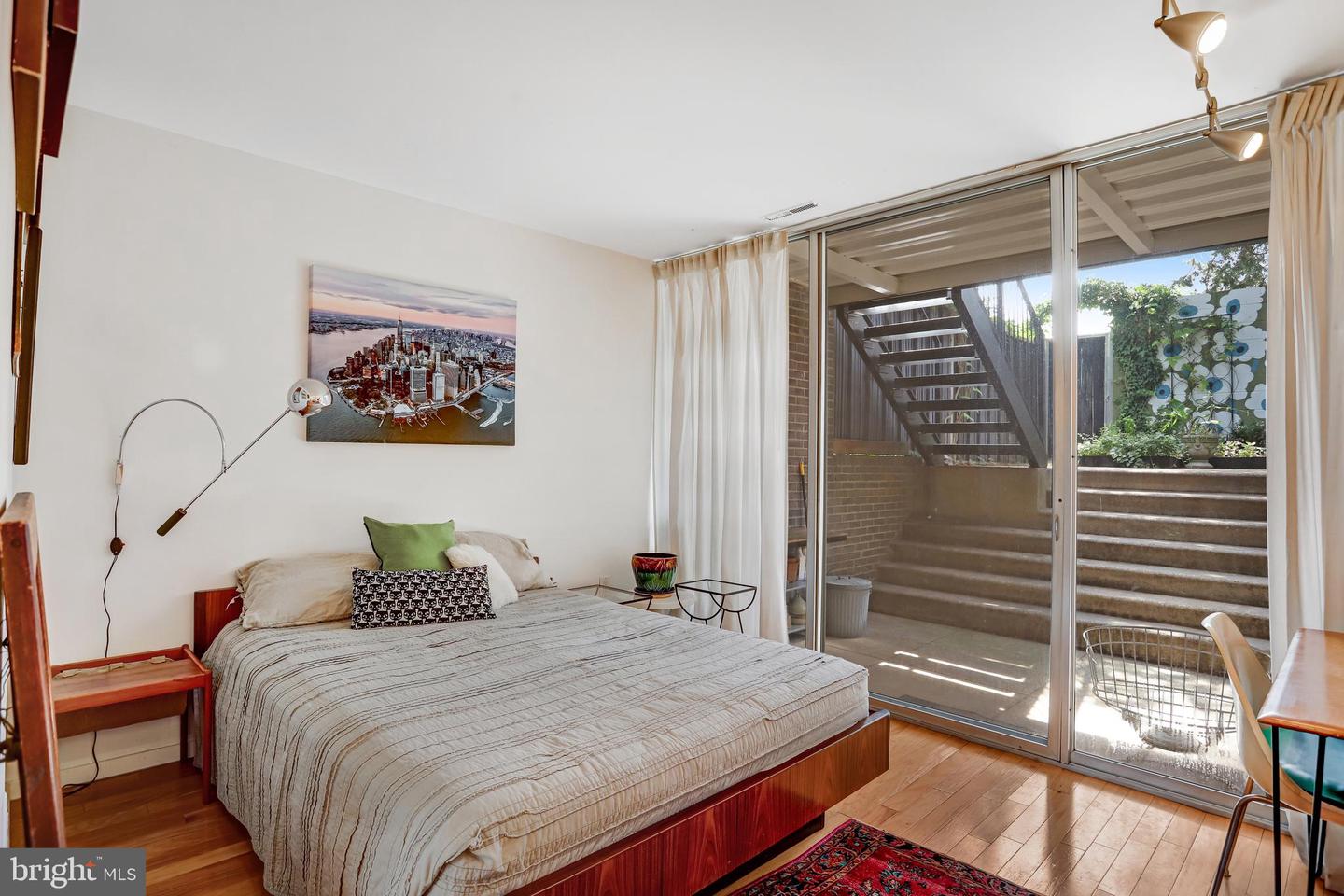 341 O ST SW, WASHINGTON, District Of Columbia 20024, 3 Bedrooms Bedrooms, ,2 BathroomsBathrooms,Residential,For sale,341 O ST SW,DCDC2208410 MLS # DCDC2208410