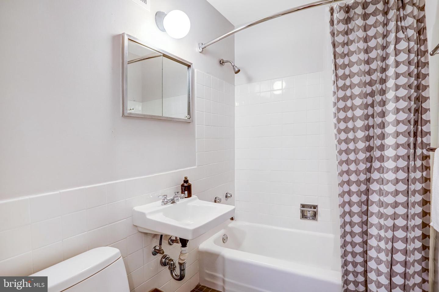 341 O ST SW, WASHINGTON, District Of Columbia 20024, 3 Bedrooms Bedrooms, ,2 BathroomsBathrooms,Residential,For sale,341 O ST SW,DCDC2208410 MLS # DCDC2208410