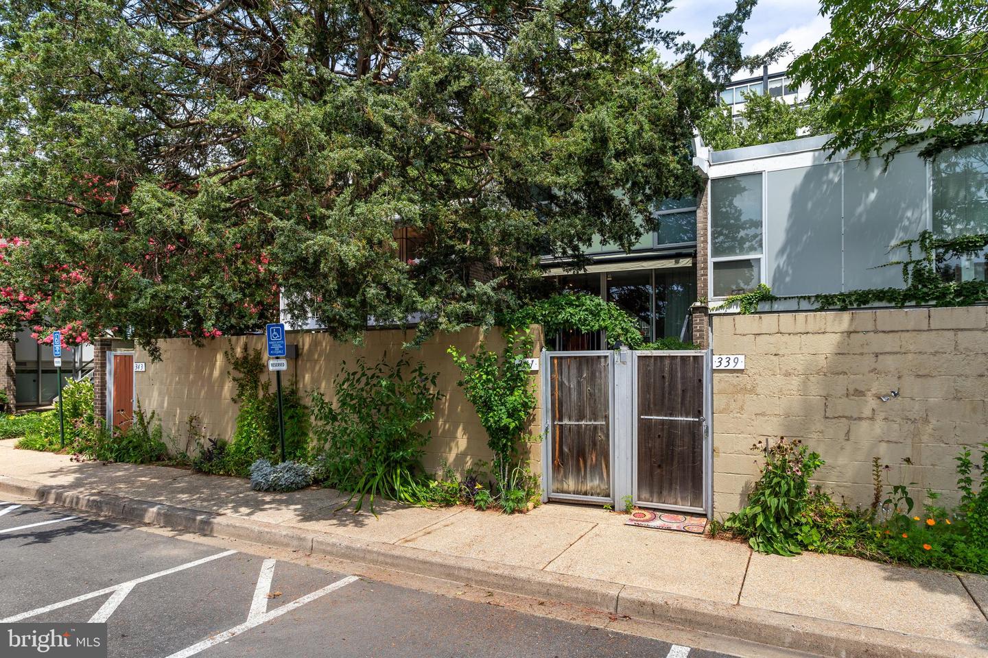 341 O ST SW, WASHINGTON, District Of Columbia 20024, 3 Bedrooms Bedrooms, ,2 BathroomsBathrooms,Residential,For sale,341 O ST SW,DCDC2208410 MLS # DCDC2208410